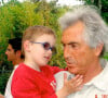Aurélie Enthoven, le fils aîné de Carla Bruni et Raphaël Enthoven, a publié une photo de lui enfant dans les bras de son grand-père Jean-Paul Enthoven.