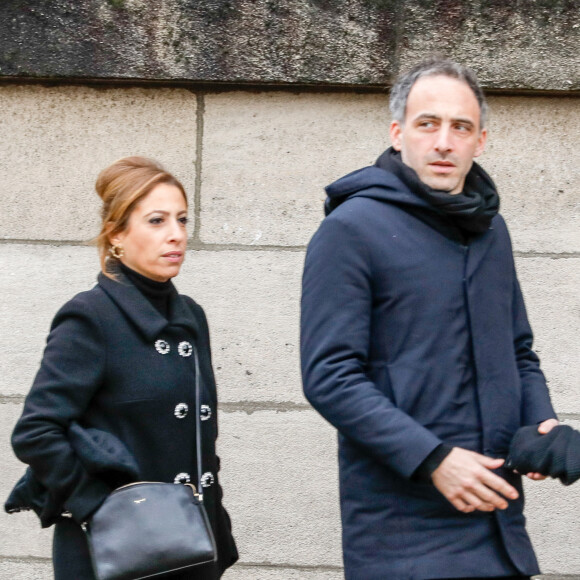 Léa Salamé et son compagnon Raphaël Glucksmann - Obsèques de Sébastien Demorand à la Coupole du crématorium du cimetière du Père-Lachaise à Paris, France, le 31 janvier 2020.