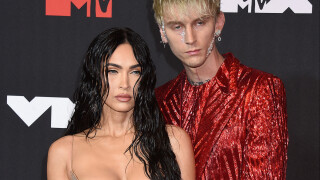 Megan Fox et Machine Gun Kelly fiancés ! Demande exotique, bague XXL et... échange de sang