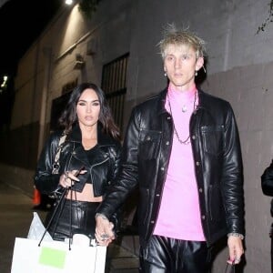 Megan Fox et son compagnon Machine Gun Kelly (MGK) sortent d'une soirée à Hollywood le 11 juin 2021.