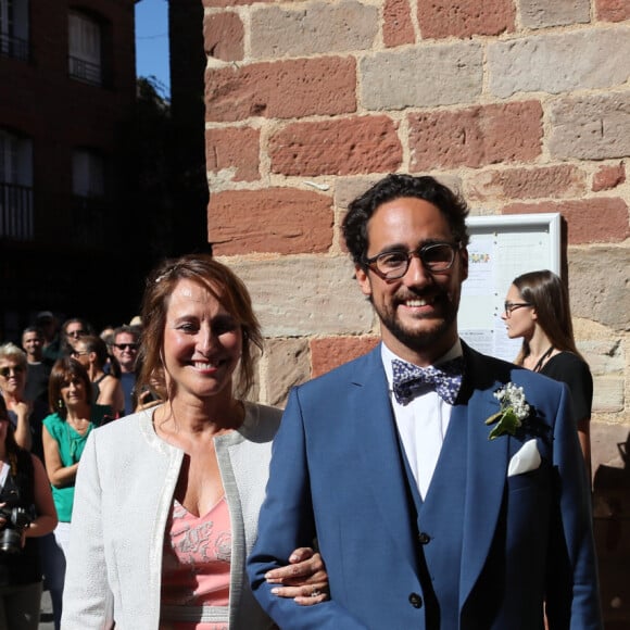 Mariage de Thomas Hollande et de la journaliste Emilie Broussouloux à la mairie à Meyssac en Corrèze près de Brive, ville d'Emiie. Le 8 Septembre 2018. © Patrick Bernard-Guillaume Collet / Bestimage