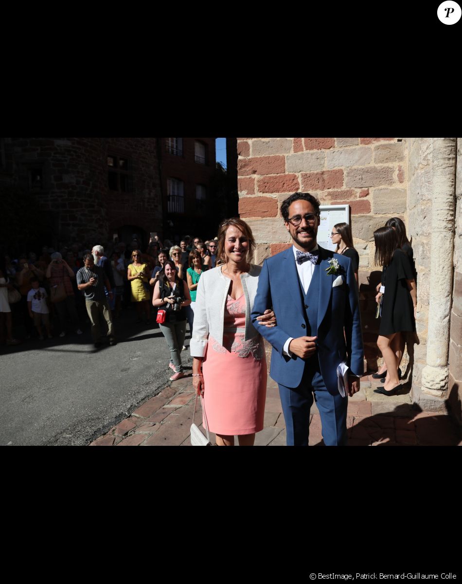 Mariage de Thomas Hollande et de la journaliste Emilie Broussouloux à la mairie à Meyssac en Corrèze près de Brive, ville d'Emiie. Le 8 Septembre 2018. © Patrick Bernard-Guillaume Collet / Bestimage