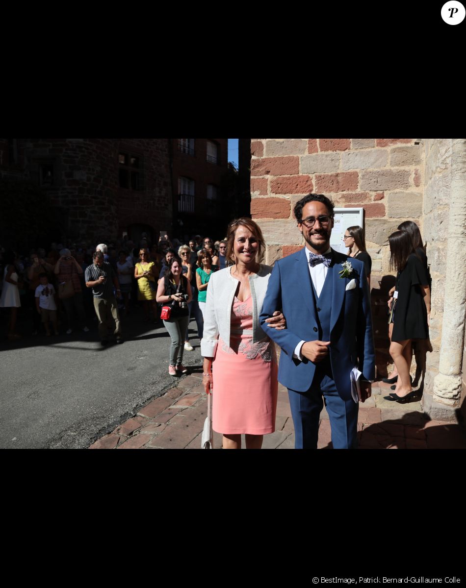 S Mariage de Thomas Hollande et de la journaliste Emilie Broussouloux à la mairie à Meyssac en Corrèze près de Brive, ville d'Emiie. Le 8 Septembre 2018. © Patrick Bernard-Guillaume Collet / Bestimage