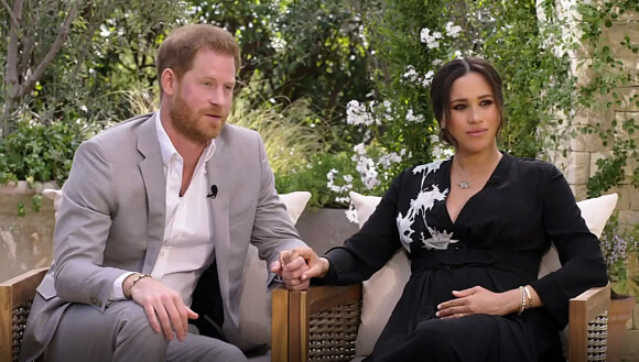 La chaîne CBS diffuse l'entretien intitulé "Meghan & Harry" entre le prince Harry, Meghan Markle et la présentatrice américaine Oprah Winfrey, le 7 mars 2021. © Capture TV CBS via Bestimage