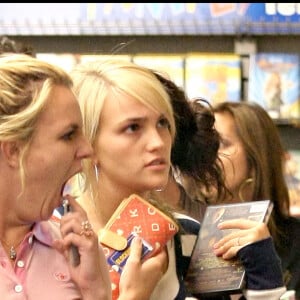 Britney Spears et sa soeur Jamie Lynn font du shopping à Los Angeles. Le 13 septembre 2008.