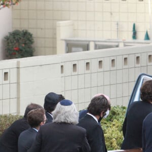 John Stamos, John Mayer, Dave Coulier, Jeffrey Ross - La famille et les amis se réunissent pour les funérailles de Bob Saget au "Mt. Sinai Memorial Parks and Mortuaries" à Los Angeles, le 14 janvier 2022. 