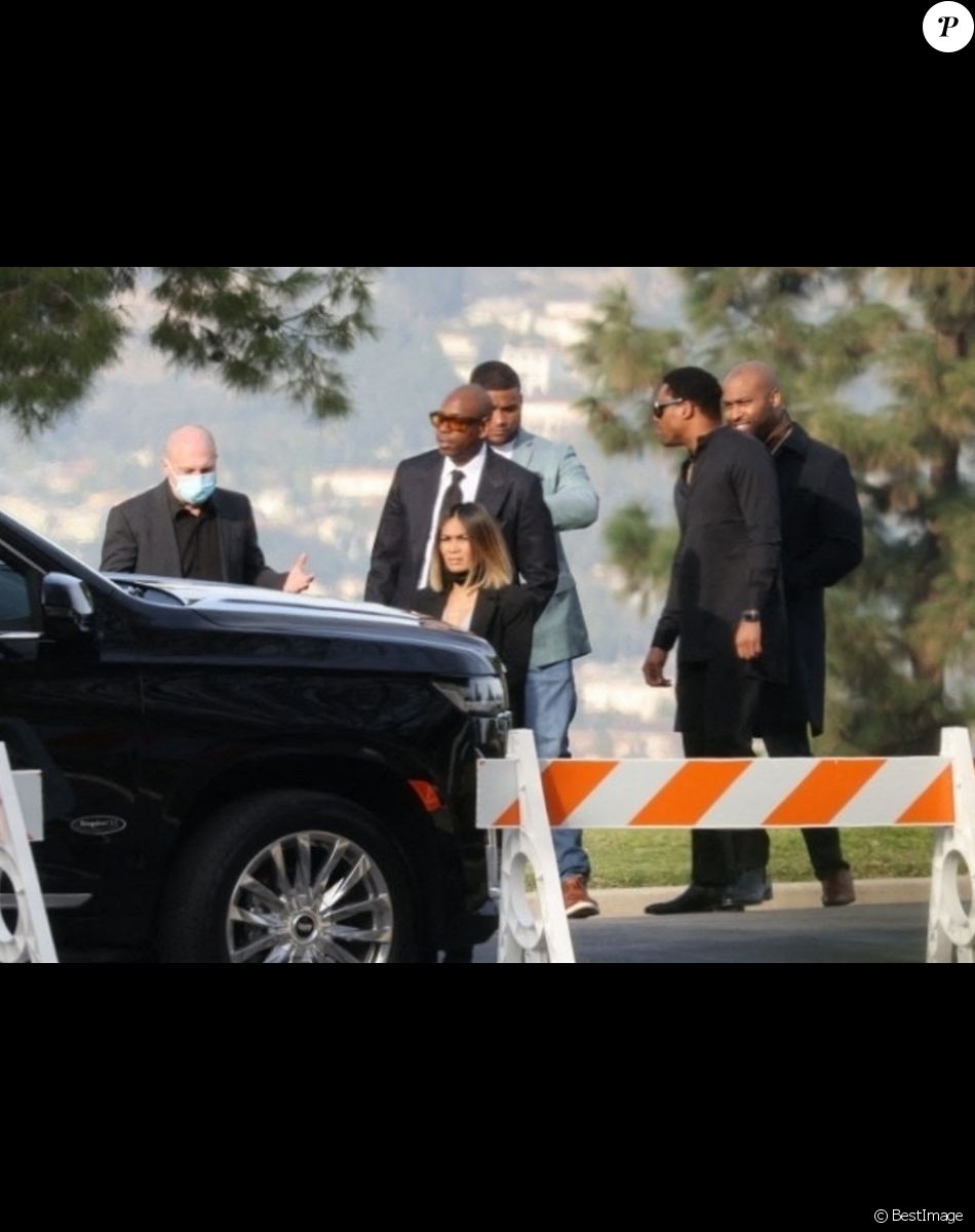 Dave Chappelle - La famille et les amis se réunissent pour les funérailles de Bob Saget au "Mt. Sinai Memorial Parks and Mortuaries" à Los Angeles, le 14 janvier 2022.