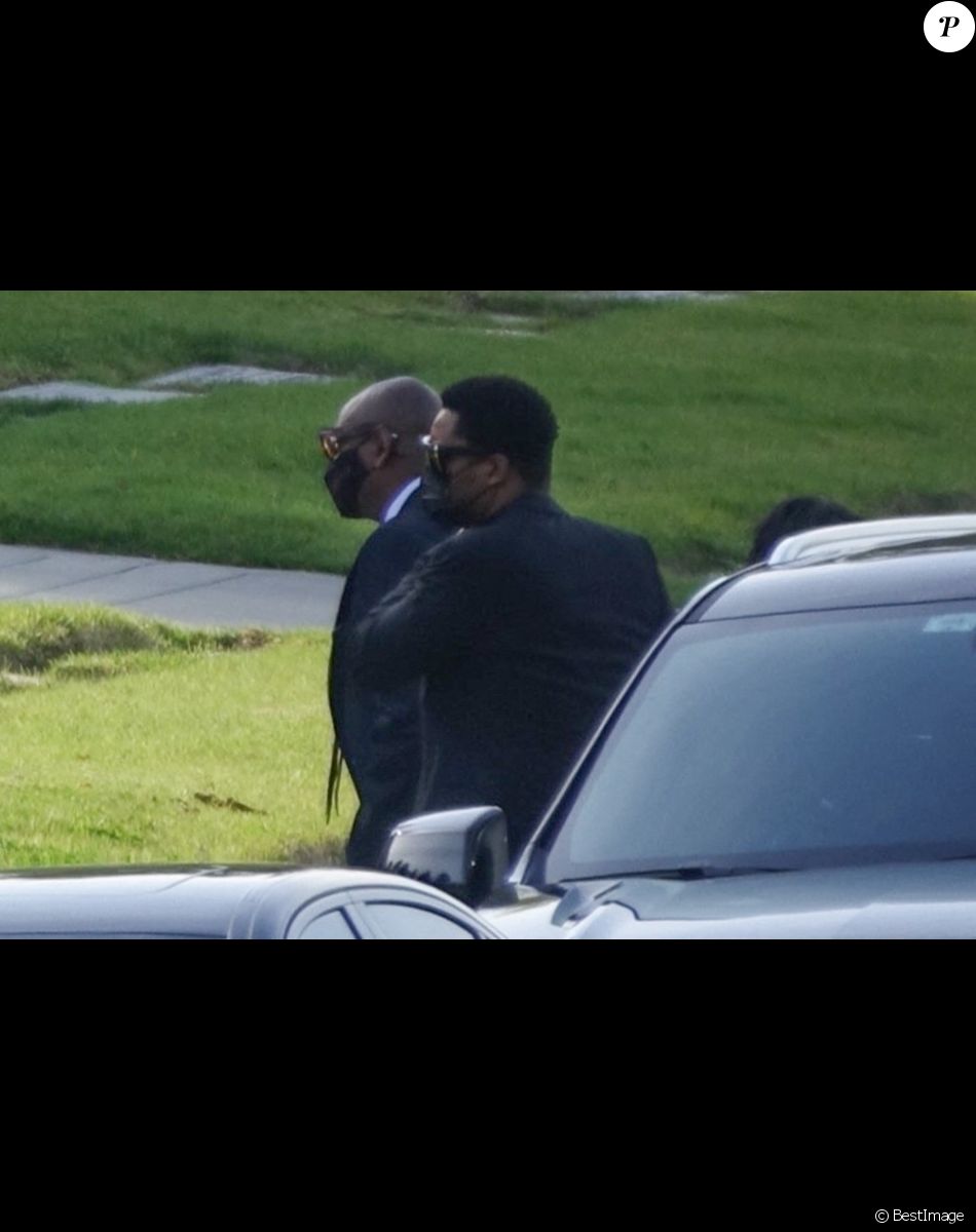 Dave Chappelle - La famille et les amis se réunissent pour les funérailles de Bob Saget au "Mt. Sinai Memorial Parks and Mortuaries" à Los Angeles, le 14 janvier 2022.