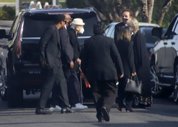 Dave Chappelle, Norman Lear - La famille et les amis se réunissent pour les funérailles de Bob Saget au "Mt. Sinai Memorial Parks and Mortuaries" à Los Angeles, le 14 janvier 2022. 