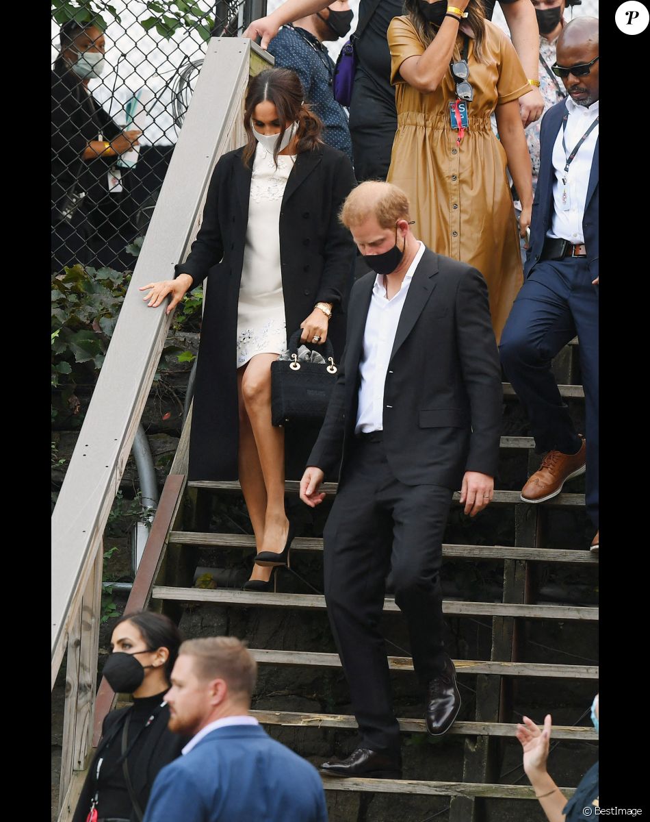 Le prince Harry, duc de Sussex et Meghan Markle quittent le "Global Citizen Live Festival" à Central Park à New York, le 25 septembre 2021. 09/25/2021 Meghan Markle and Prince Harry at the Global Citizen Live in Central Park New York. The couple gave a joint and coordinated speech to the crowd emphasizing the need to end the pandemic.