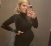 Coeur de pirate enceinte de son deuxième enfant, sur Instagram.