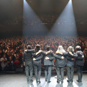 Exclusif - Laurent Gerra et ses musiciens saluent le public à la fin de son spectacle "Sans Modération", Salle Pleyel à Paris le 09 janvier 2022 © Bertrand Rindoff Petroff / Bestimage 