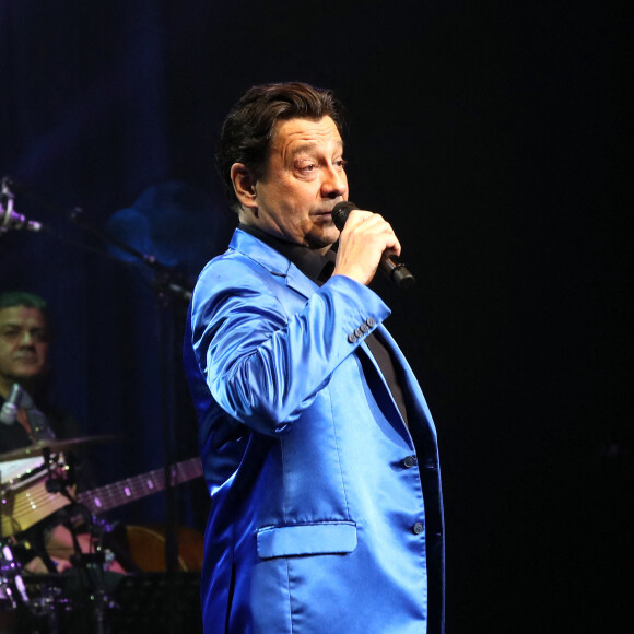 Exclusif - Laurent Gerra, imitant ici Patrick Sébastien, joue son spectacle "Sans Modération", Salle Pleyel à Paris le 09 janvier 2022 © Bertrand Rindoff Petroff / Bestimage 