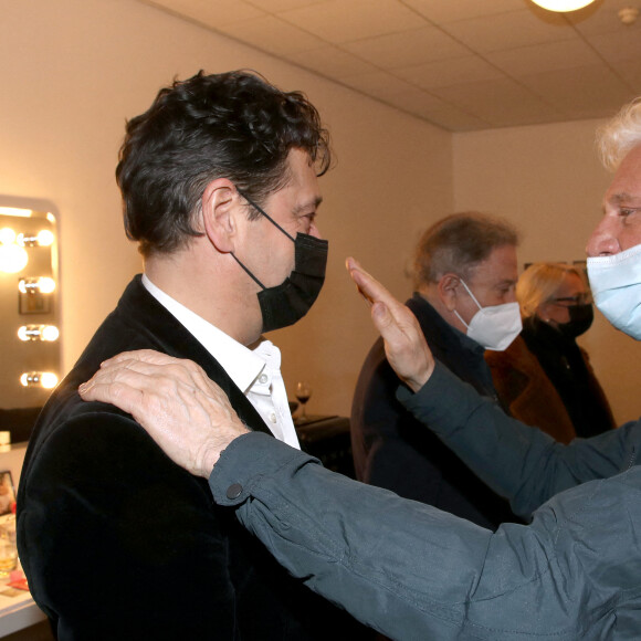 Exclusif - Laurent Gerra et Gérard Lenorman dans la loge après le spectacle - Laurent Gerra joue son spectacle "Sans Modération", Salle Pleyel à Paris le 08 janvier 2022 © Bertrand Rindoff Petroff / Bestimage 