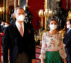 Le roi Felipe VI d'Espagne, la reine Letizia et le premier ministre Pedro Sanchez reçoivent les ambassadeurs au palais royal à Madrid