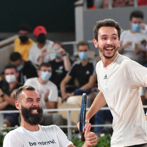 Exclusif - Domingo ( Pierre Alexis Bizot ) et Benoît Paire - Benoît Paire, Gaël Monfils, Domingo (Pierre Alexis Bizot) et Zerator (Adrien Nougaret) deux streamers se rencontrent lors d'un match de tennis à Roland Garros, Paris le 18 septembre 2021. © Veeren/Bestimage