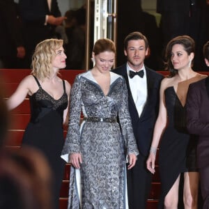 Nancy Grant, Léa Seydoux, Gaspard Ulliel, Marion Cotillard (habillée en Dior Haute Couture), Xavier Dolan, Nathalie Baye, Vincent Cassel - Descente des marches du film "Juste la fin du monde" lors du 69ème Festival International du Film de Cannes. Le 19 mai 2016. © Giancarlo Gorassini/Bestimage 