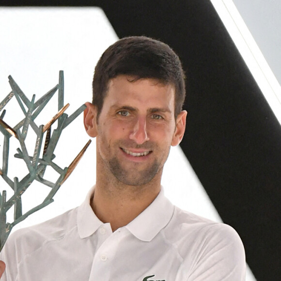 Novak Djokovic remporte la finale homme du Rolex Paris Masters face à Daniil Medvedev le 7 novembre 2021. © Veeren/Bestimage