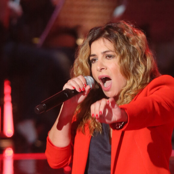 Exclusif - Julie Zenatti - People sur le plateau de l'émission TV "Toujours ensemble, notre raison d'être" à l'occasion du Sidaction 2018 au Casino de Paris. Le 24 mars 2018 © Christophe Clovis-Cyril Moreau / Bestimage