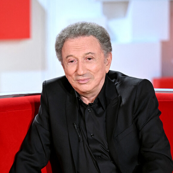 Exclusif - Michel Drucker - Enregistrement de l'émission "Vivement Dimanche", spéciale Chirac, présentée par M.Drucker et diffusée le 26 septembre sur France 2. Le 11 septembre 2021 © Guillaume Gaffiot / Bestimage