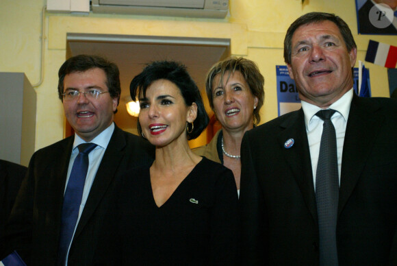 Rachida Dati dans les bureaux du député Daniel Mach à Perpignan, au côté de Romain Grau le 7 avril 2012