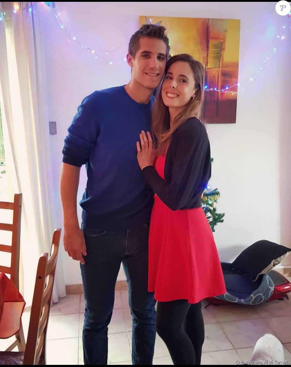 Alizé en couple son compagnon est aussi... son agent ! le