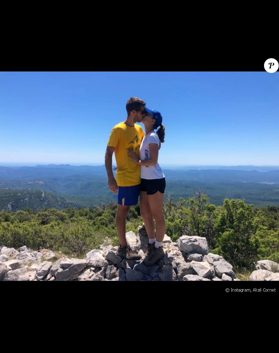 Alizé en couple son compagnon est aussi... son agent ! le