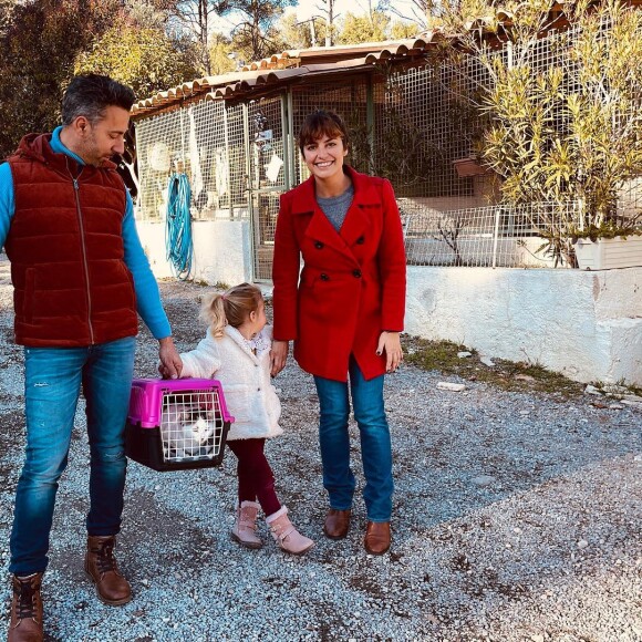 Laetitia Milot et Badri avec Lyana et leur nouvel animal de compagnie