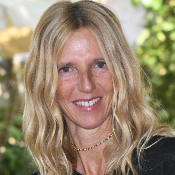 Sandrine Kiberlain au photocall du film "Une jeune fille qui va bien" lors du 14ème Festival du Film Francophone d'Angoulême. Le 29 août 2021 © Coadic Guirec / Bestimage
