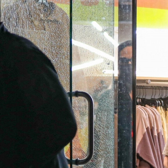 Exclusif - Angelina Jolie et sa fille Shiloh font du shopping à Los Angeles le 24 janvier 2022.