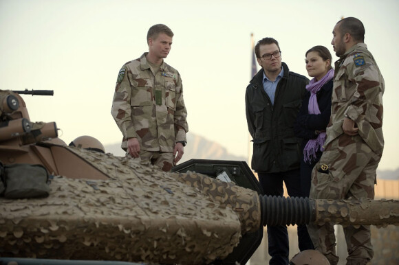 Victoria de Suède et son fiancé Daniel Westling se sont rendus en Afghanistan au début du mois de janvier 2010 pour soutenir les troupes suédoises