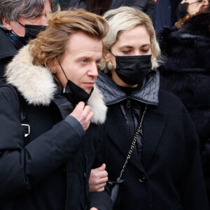 Alex Lutz, Alysson Paradis - Sorties des obsèques (bénédiction) de Gaspard Ulliel en l'église Saint-Eustache à Paris. Le 27 janvier 2022 © Jacovides-Moreau / Bestimage 