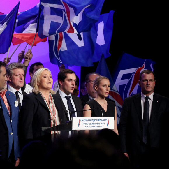 Florian Philippot, Marine Le Pen, Nicolas Bay, Marion Maréchal-Le Pen, Louis Aliot - Meeting entre les deux tours des élections régionales de Marine Le Pen, en présence de toutes les têtes de listes du Front National, à la salle Wagram, Paris le 10 décembre 2015.