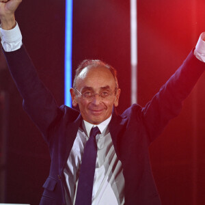 Le candidat à la présidentielle d'extrême droite, Eric Zemmour lors d'un meeting de campagne au Palais des Victoires à Cannes, France, le 22 janvier 2022.