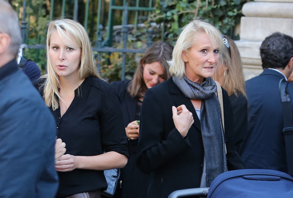 Photo Marion MaréchalLe Pen et sa mère Yann Le Pen Obsèques de Roger Auque en l'église