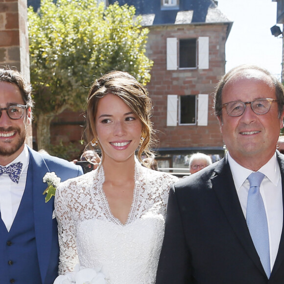 François Hollande, Ségolène Royal et les parents de la mariée - Mariage de Thomas Hollande et de la journaliste Emilie Broussouloux à la mairie à Meyssac en Corrèze près de Brive, ville d'Emiie. Le 8 septembre 2018.