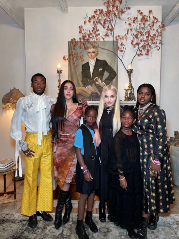 Madonna célèbre Thanksgiving avec ses enfants Lourdes, David, Mercy, Stella et Estere. Le 26 novembre 2021.