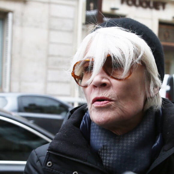 Exclusif - Françoise Hardy dans les rues de Paris le 11 Février 2016.