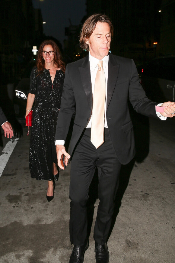 Julia Roberts et son mari Daniel Moder - Les célébrités arrivent à une soirée qui est censé être le mariage de Gwyneth Paltrow et de son fiancé Brad Falchuk à Los Angeles le 14 avril 2018. 