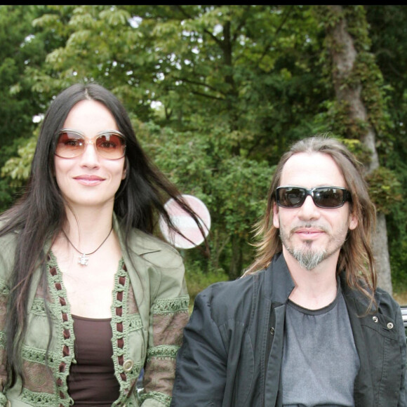 Florent Pagny et sa femme Azucena à la Fashion Week de Paris en 2005. 