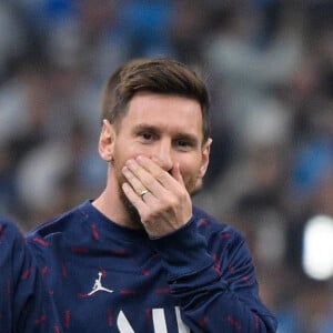 Neymar Jr ( 10 - PSG ) - Lionel Leo Messi ( 30 - PSG ) - Echauffement - Match Ligue 1 Uber Eats "OM - PSG (0-0)" au stade Orange Vélodrome à Marseille, le 24 octobre 2021.