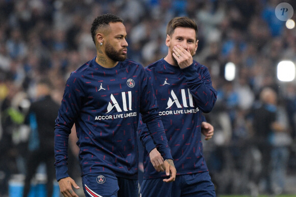 Neymar Jr ( 10 - PSG ) - Lionel Leo Messi ( 30 - PSG ) - Echauffement - Match Ligue 1 Uber Eats "OM - PSG (0-0)" au stade Orange Vélodrome à Marseille, le 24 octobre 2021.