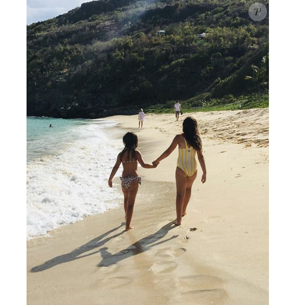 Marc-Olivier Fogiel et ses filles, Mila et Lily à Saint-Barth, le 31 juillet 2019.