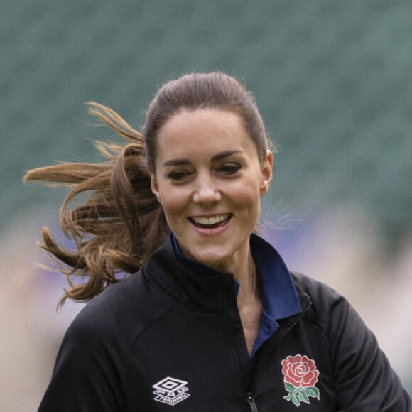Catherine (Kate) Middleton, duchesse de Cambridge, participe à l'entraînement de rugby au stade de Twickenham en sa qualité de nouvelle marraine des Rugby Football Union et de la Rugby Football League. Elle succède au prince Harry à ce titre, accordé par La reine Elisabeth II d'Angleterre. Le 2 février 2022.