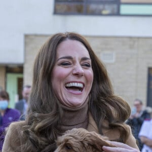 Le prince William, duc de Cambridge, et Catherine (Kate) Middleton, duchesse de Cambridge, lors d'une visite à l'hôpital communautaire de Clitheroe, dans le Lancashire, pour en savoir plus sur les défis auxquels sont confrontés les prestataires de soins de santé ruraux face à la pandémie de coronavirus et pour comprendre comment NHS Charities Together soutient la santé mentale de la main-d'oeuvre de première ligne. Clitheroe, le 20 janvier 2022.