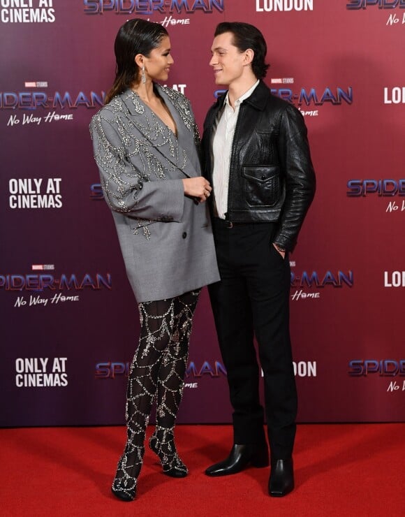 Zendaya et son compagnon Tom Holland à l'avant-première du film "Spider-Man: No Way Home" à Londres, le 5 décembre 2021.