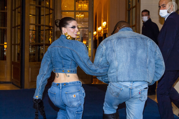 Kanye West (Ye) et sa compagne Julia Fox arrivent à l'hôtel Ritz à Paris, France, le 23 janvier 2022. © Da Silva-Perusseau/Bestimage