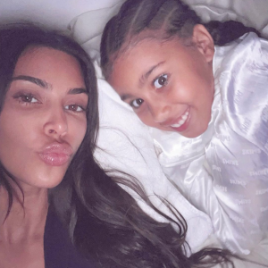 Kim Kardashian et sa fille aînée North.