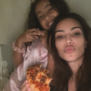 Kim Kardashian et sa fille aînée North. Mars 2021.