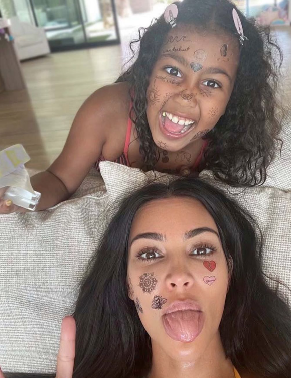 Kim Kardashian et sa fille aînée North West. Septembre 2021.